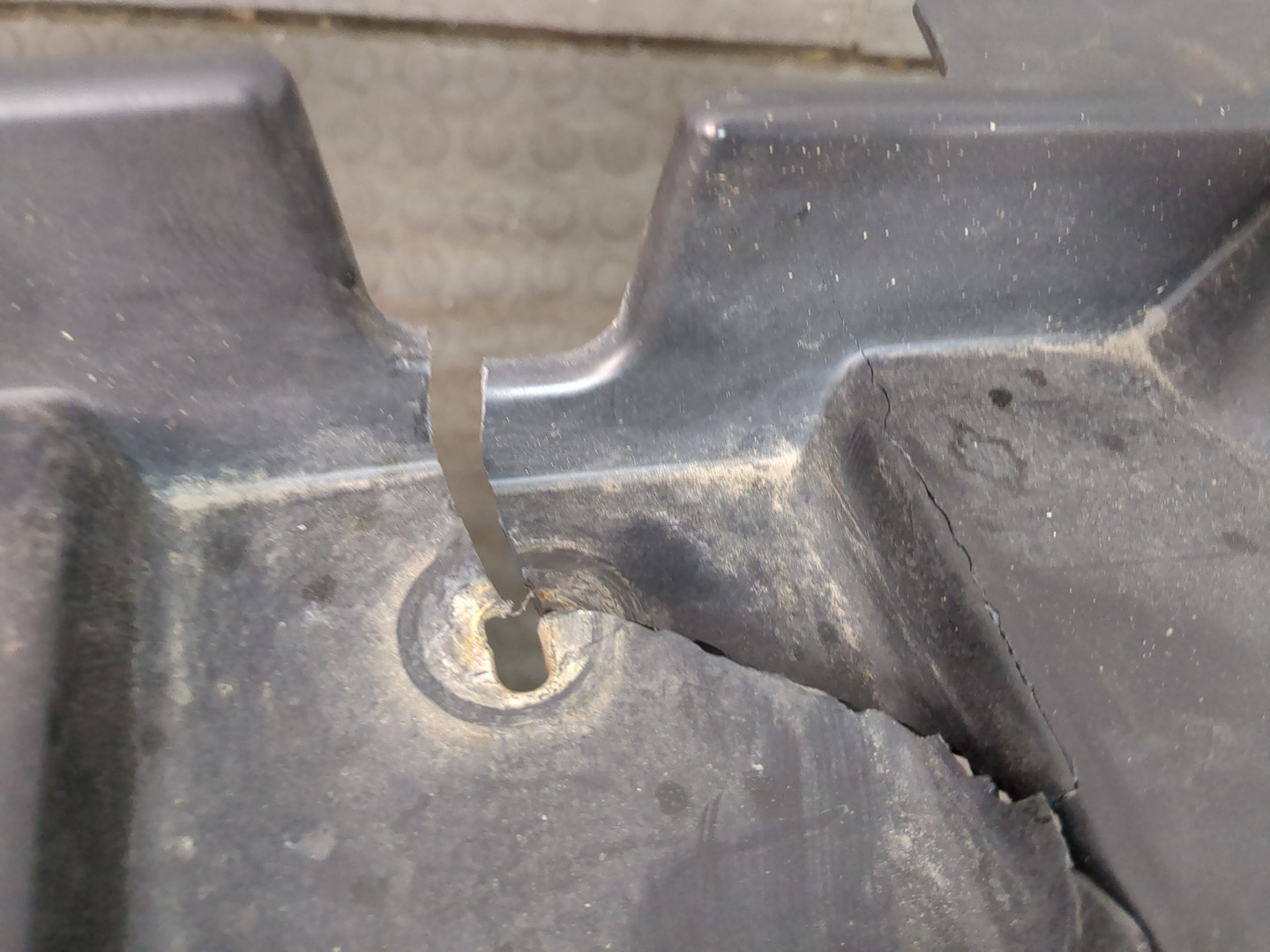 Бампер передний