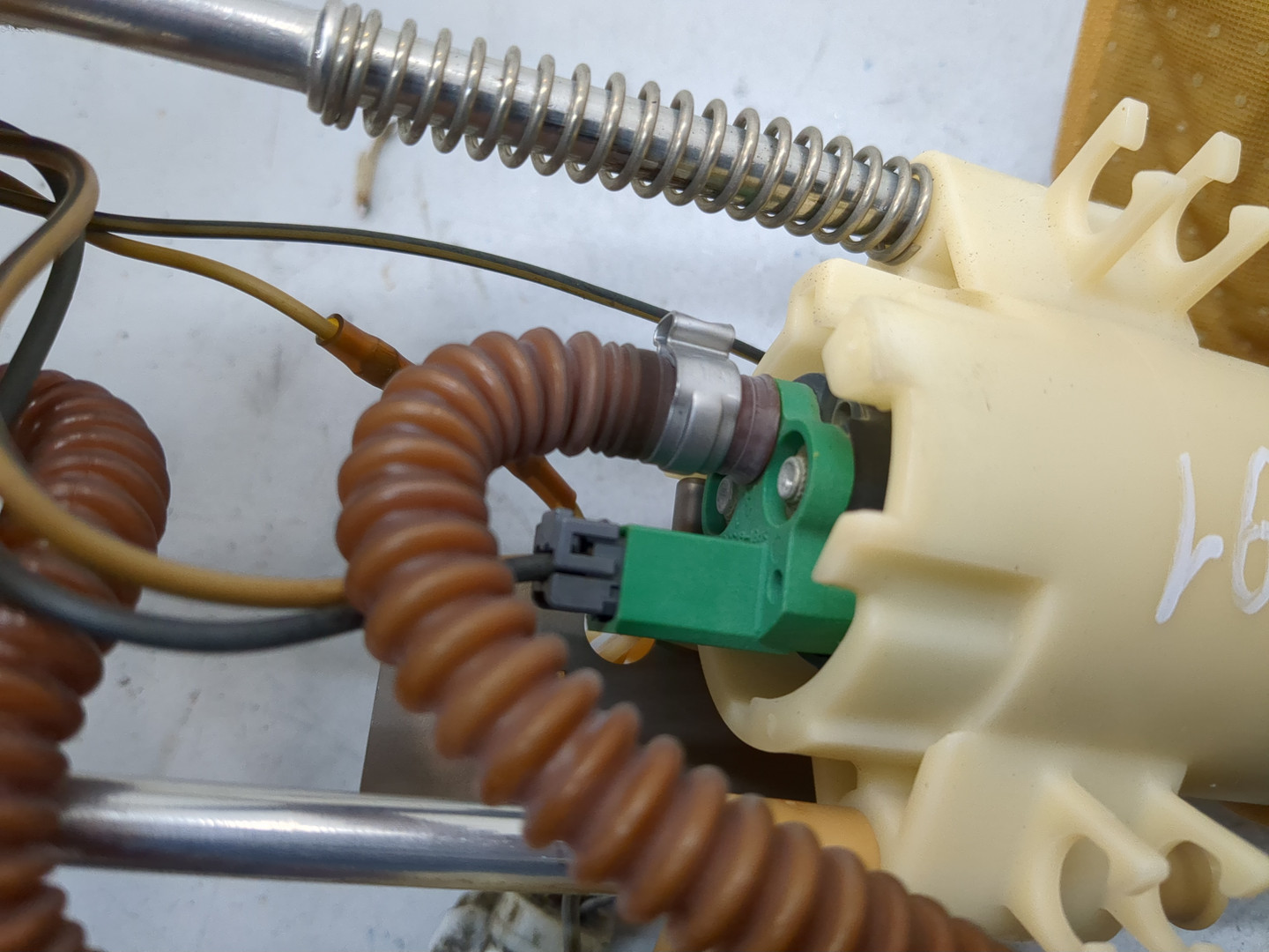 Насос топливный электрический