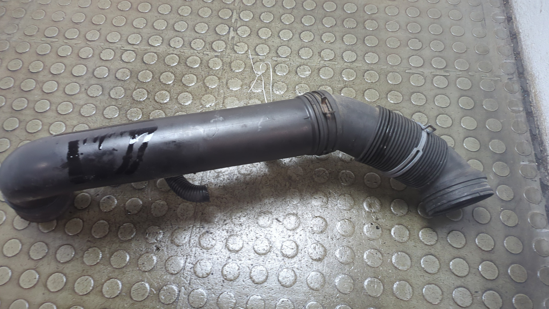 Патрубок воздушного фильтра