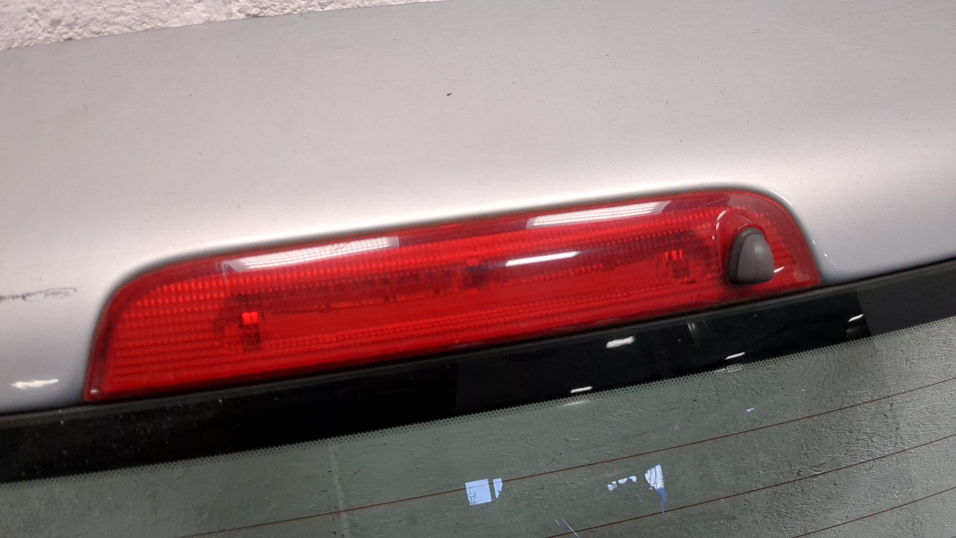 Дверь багажника