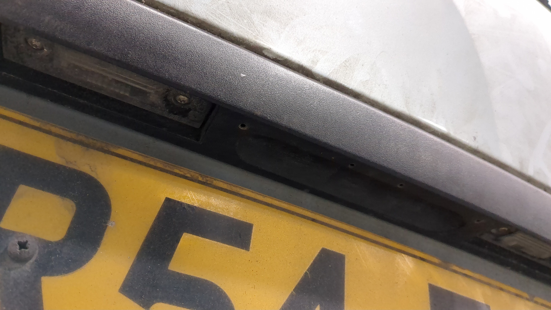 Дверь багажника