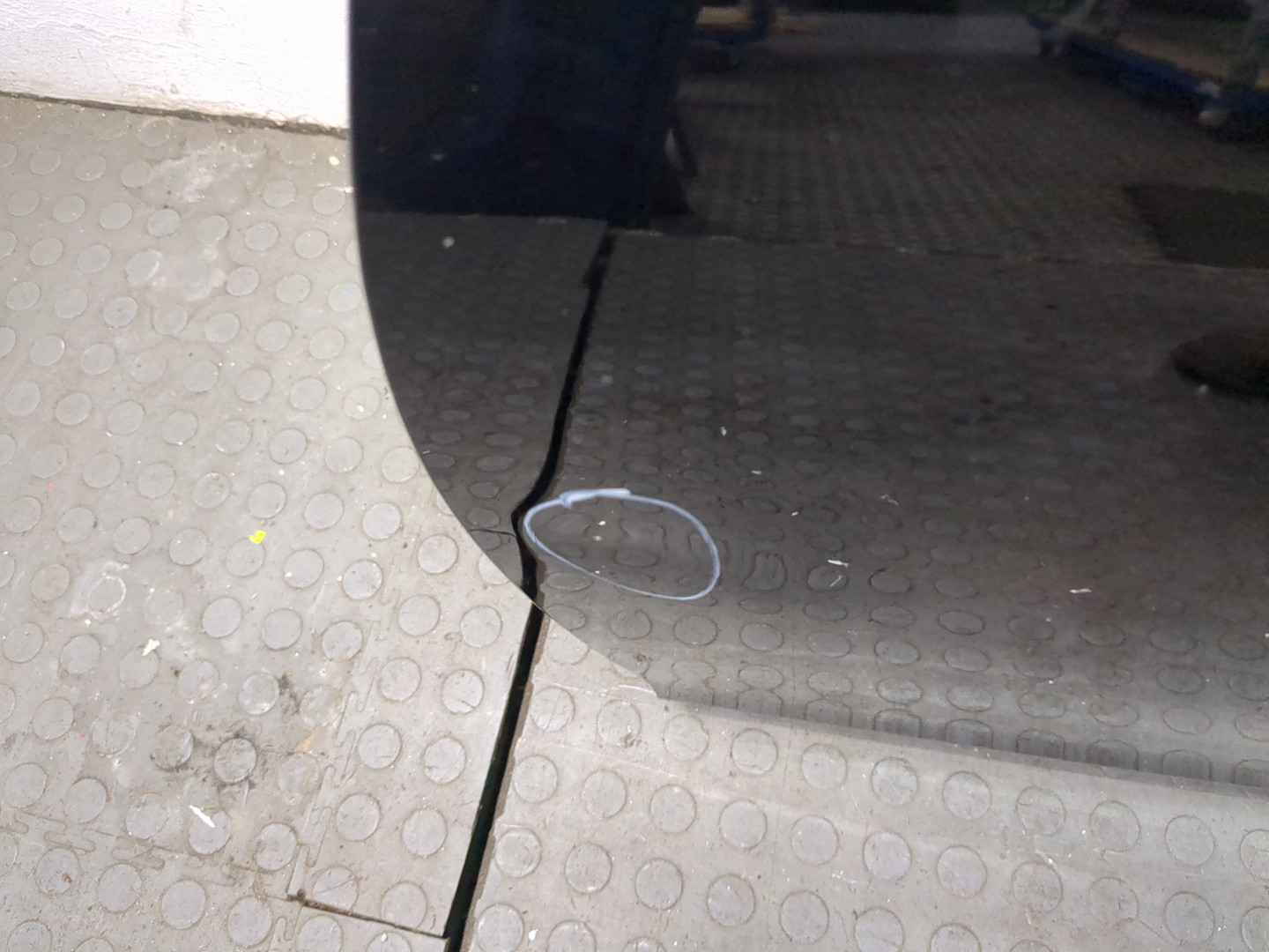 Дверь передняя левая