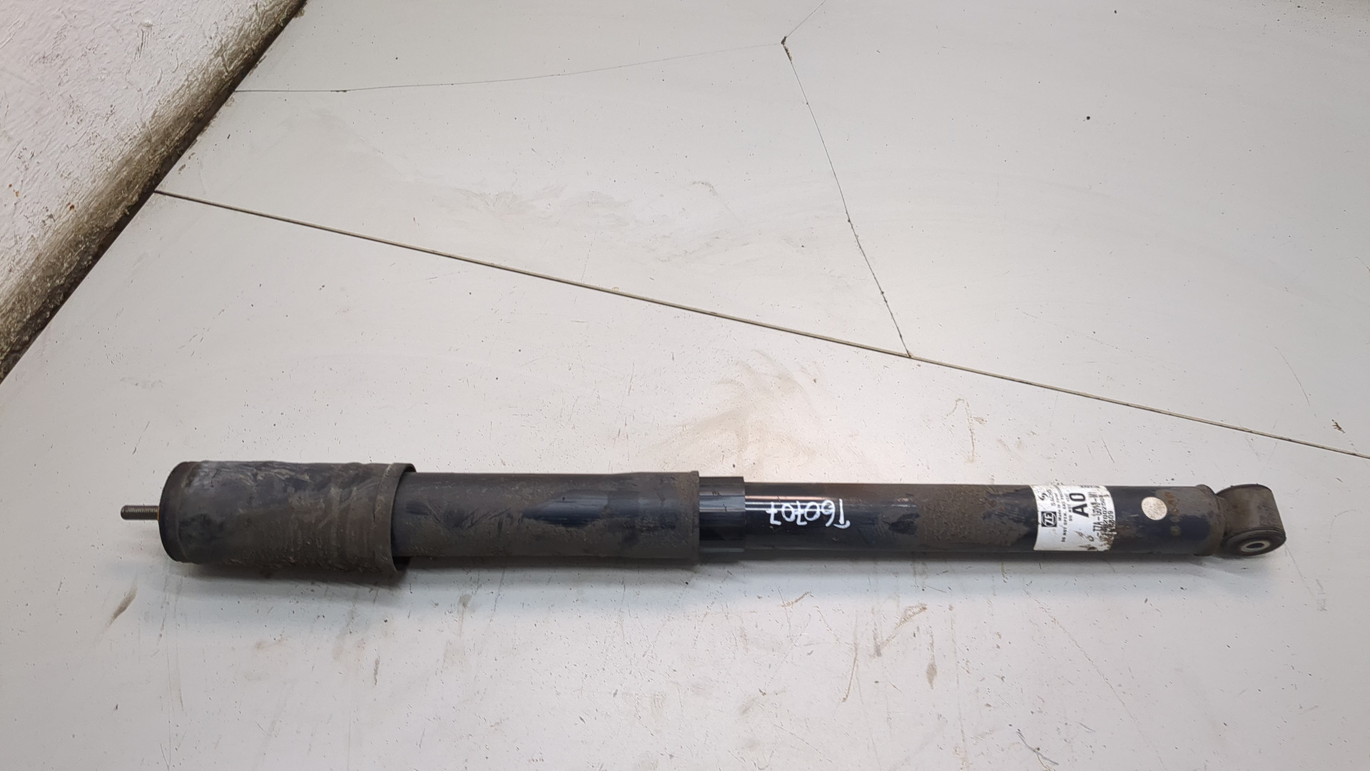 Амортизатор задний (стойка)