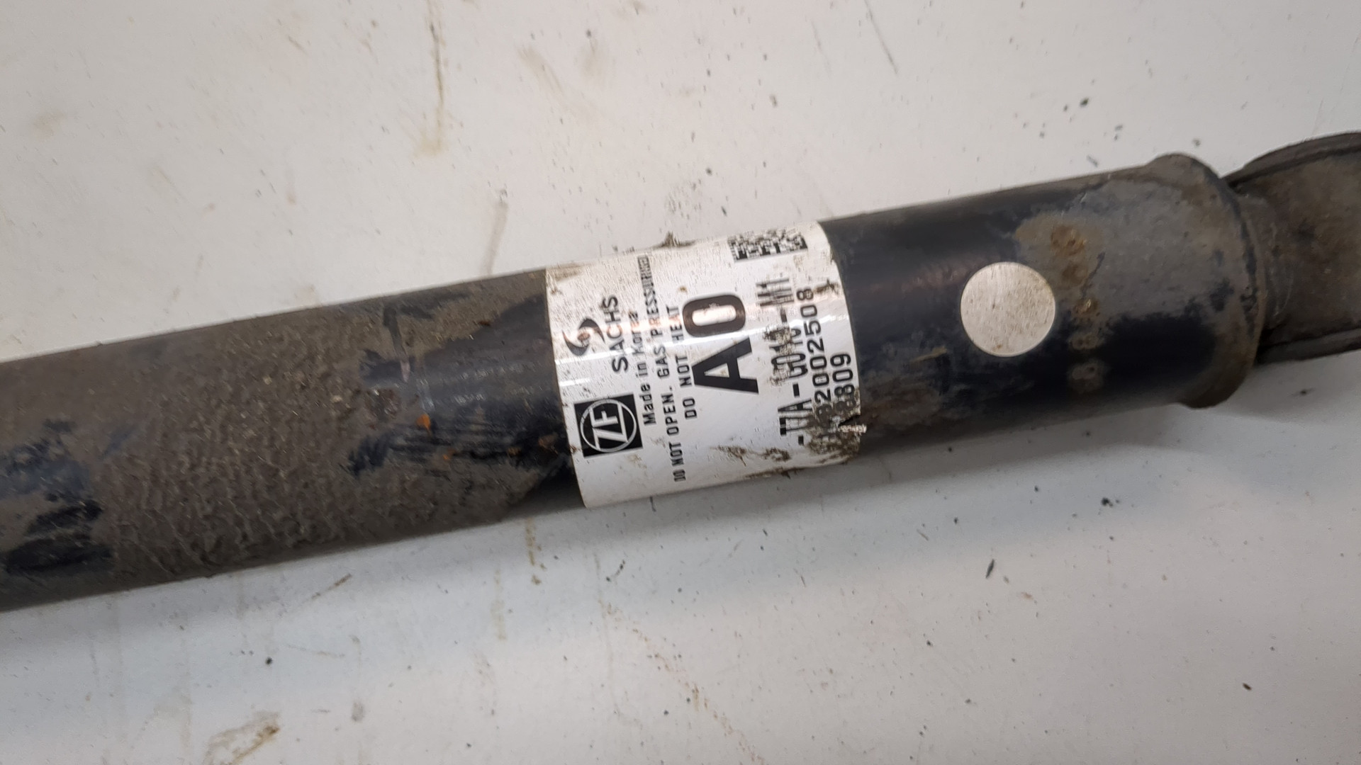 Амортизатор задний (стойка)