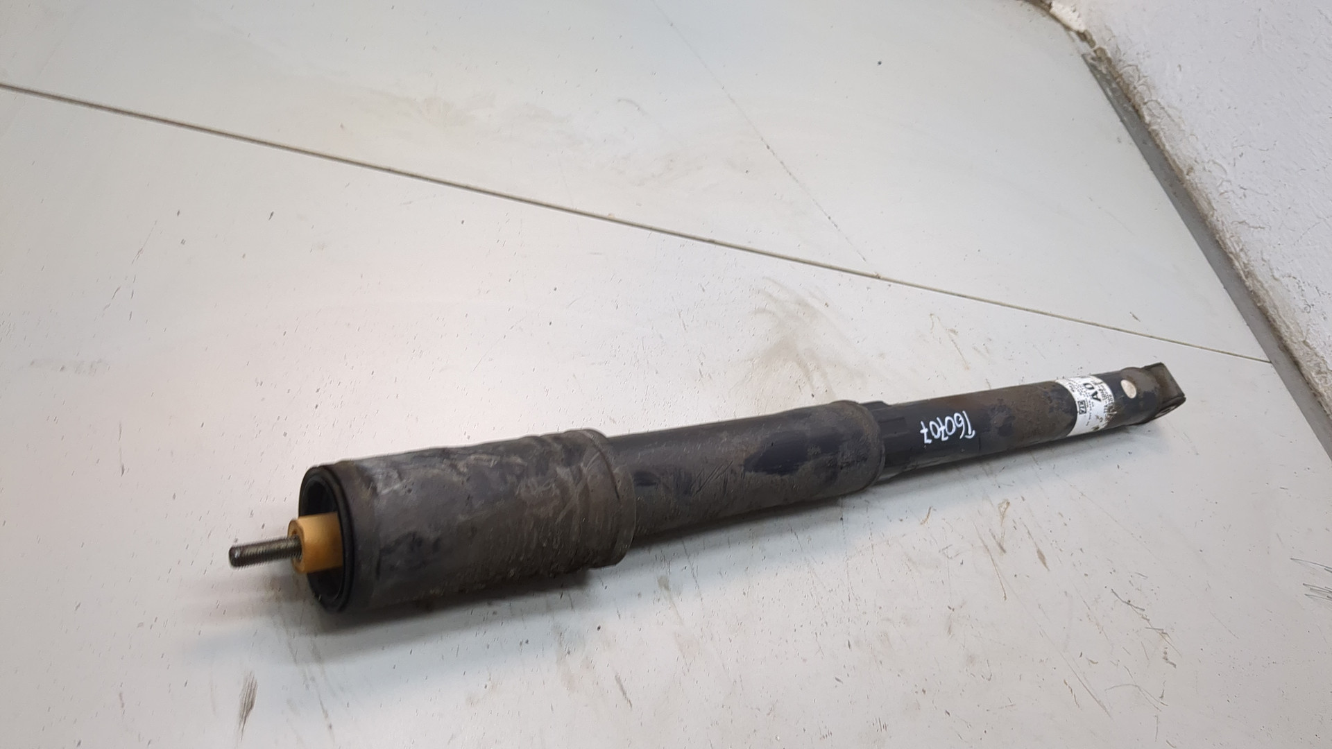 Амортизатор задний (стойка)