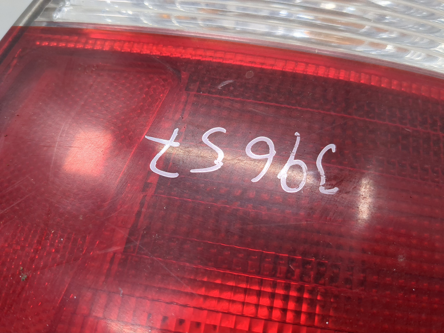 Фонарь задний левый