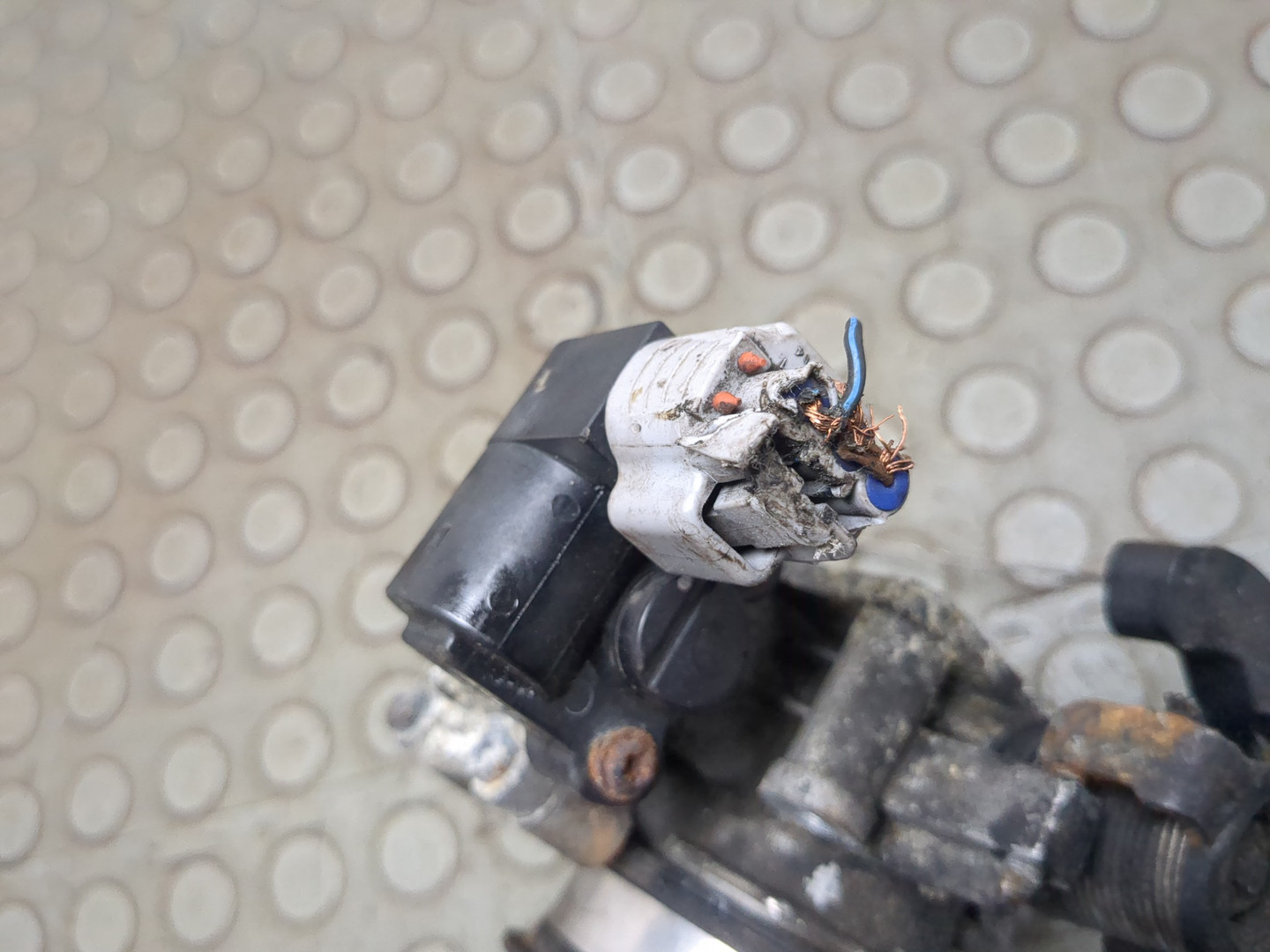 Заслонка дроссельная электрическая