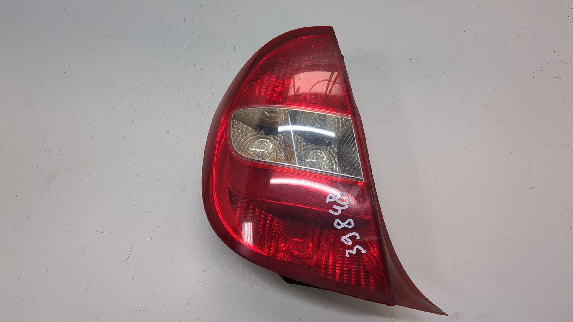 Фонарь задний левый