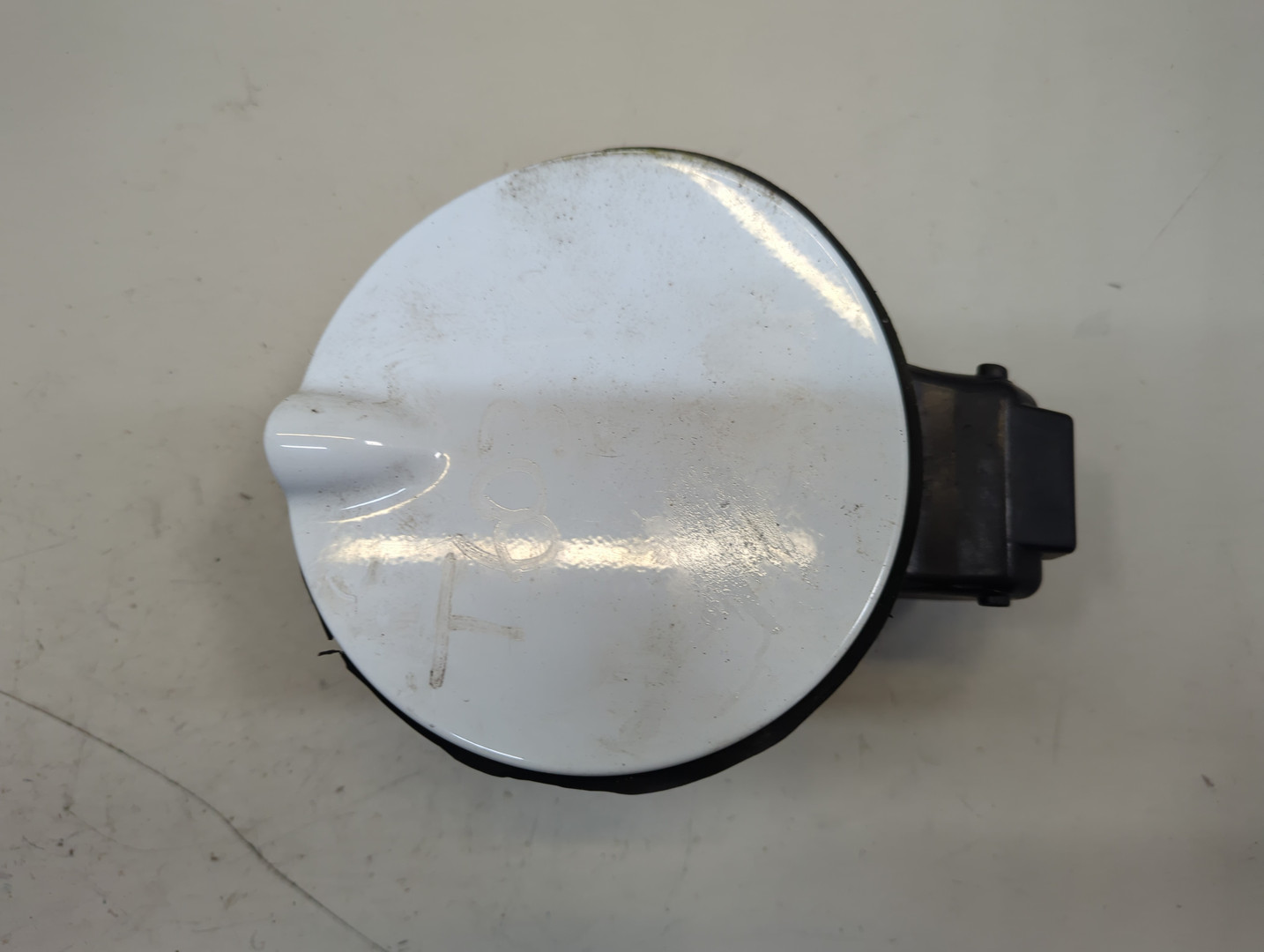 Лючок бензобака