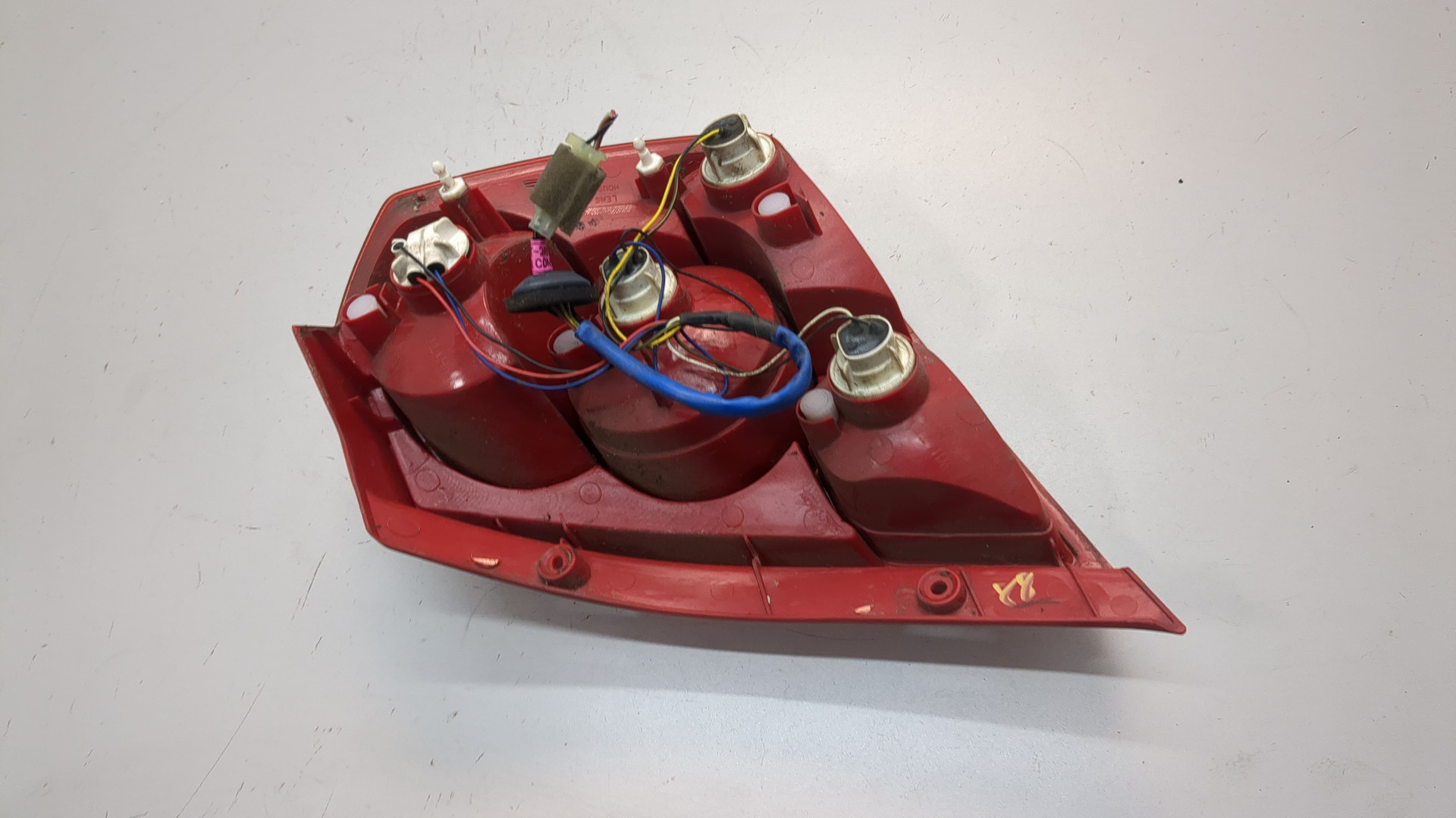 Фонарь задний левый