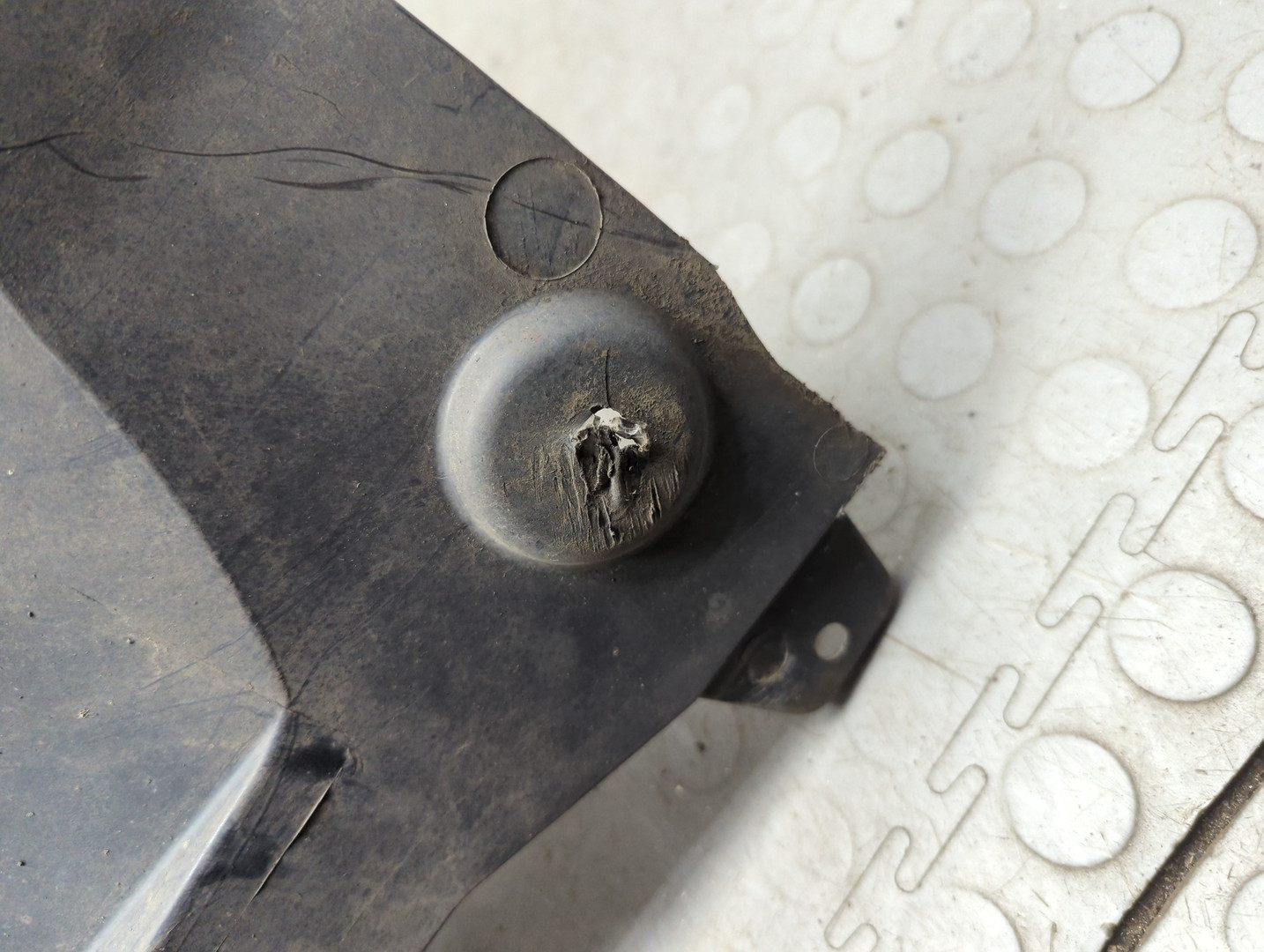 Локер передний правый