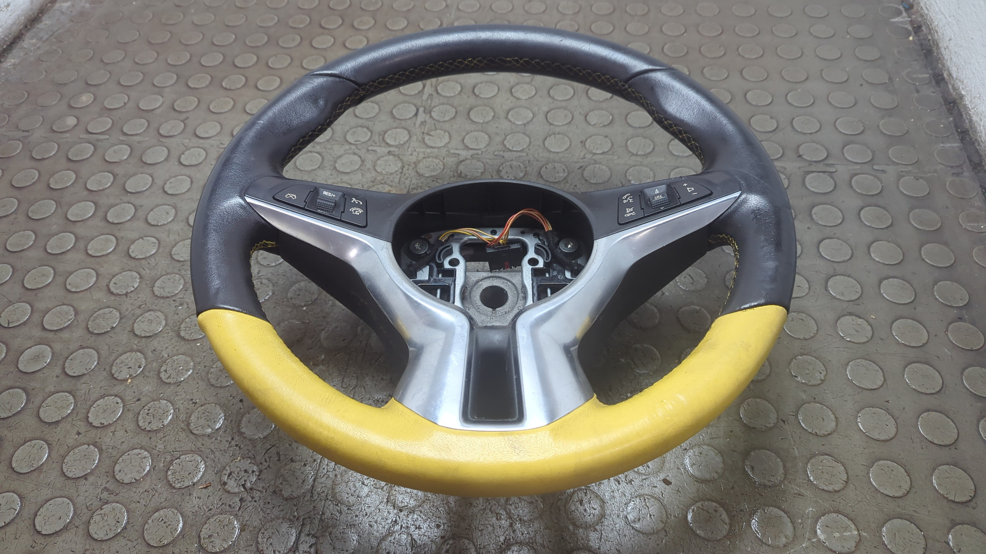 Рулевое колесо (руль)