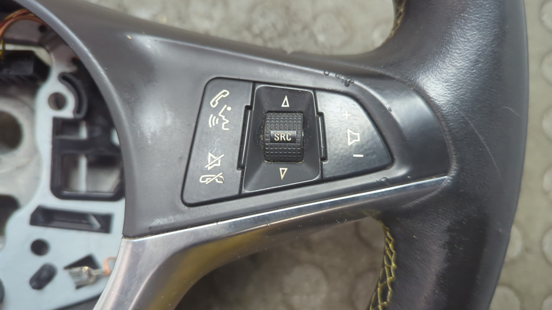 Рулевое колесо (руль)