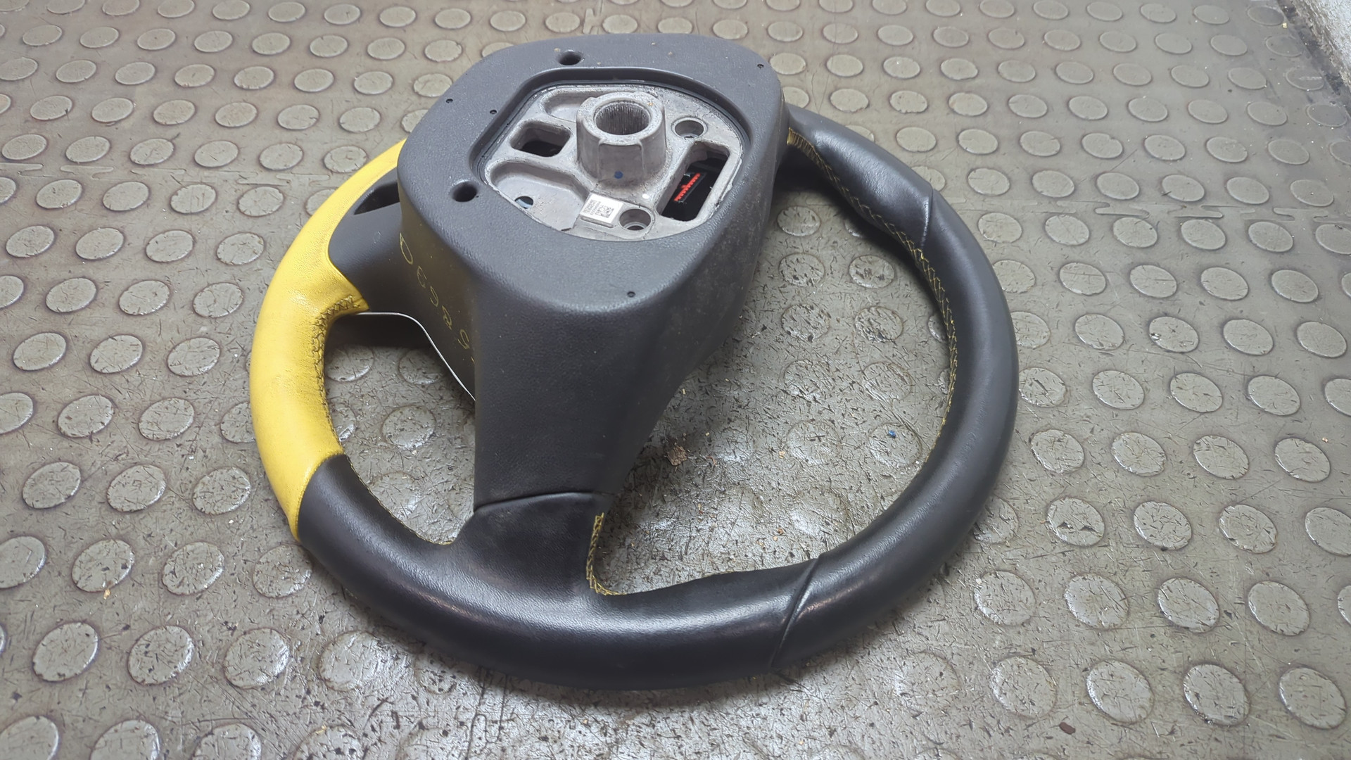 Рулевое колесо (руль)