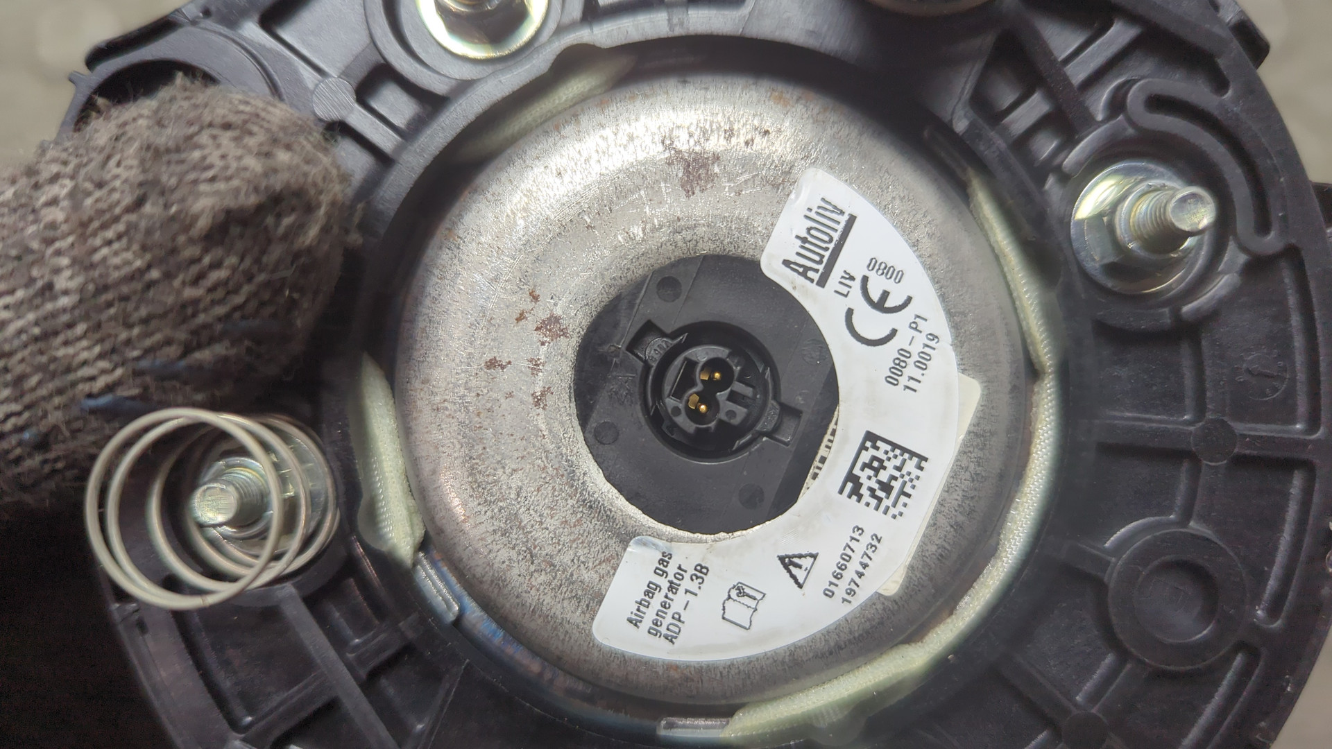 Подушка безопасности в рулевое колесо