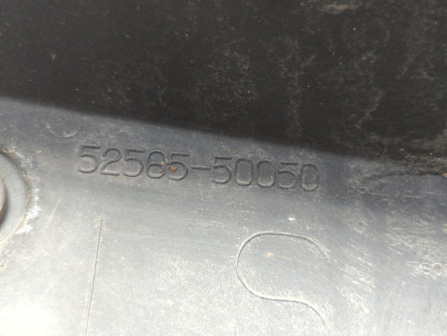 Кронштейн заднего бампера правый