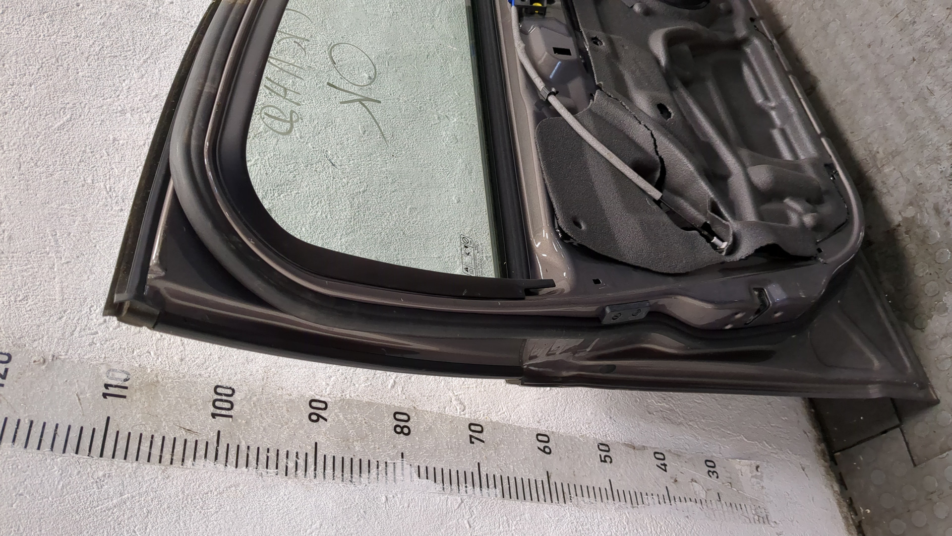 Дверь передняя левая