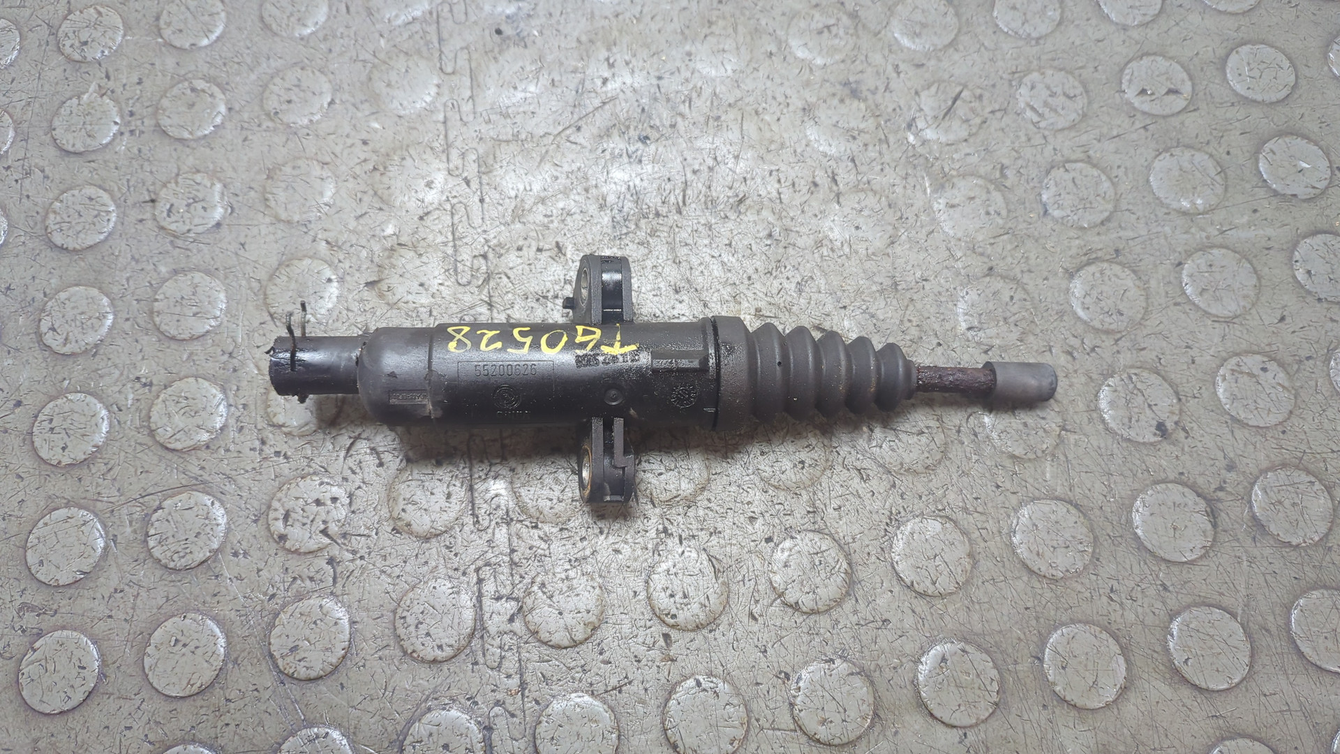 Цилиндр сцепления рабочий