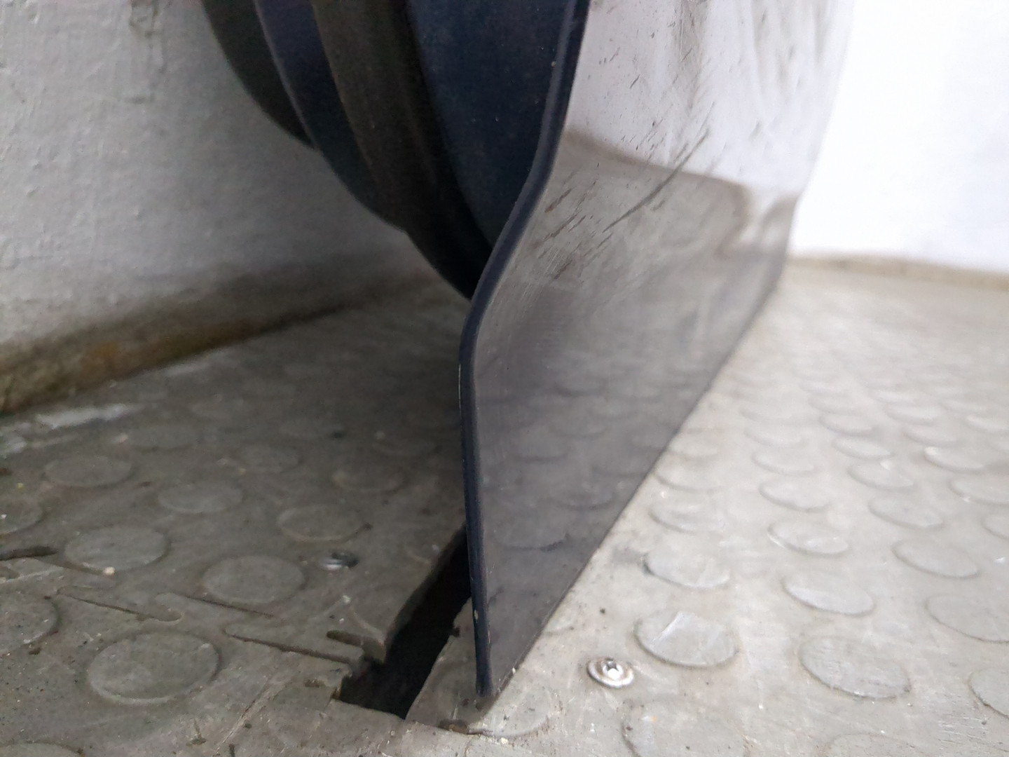 Дверь передняя левая