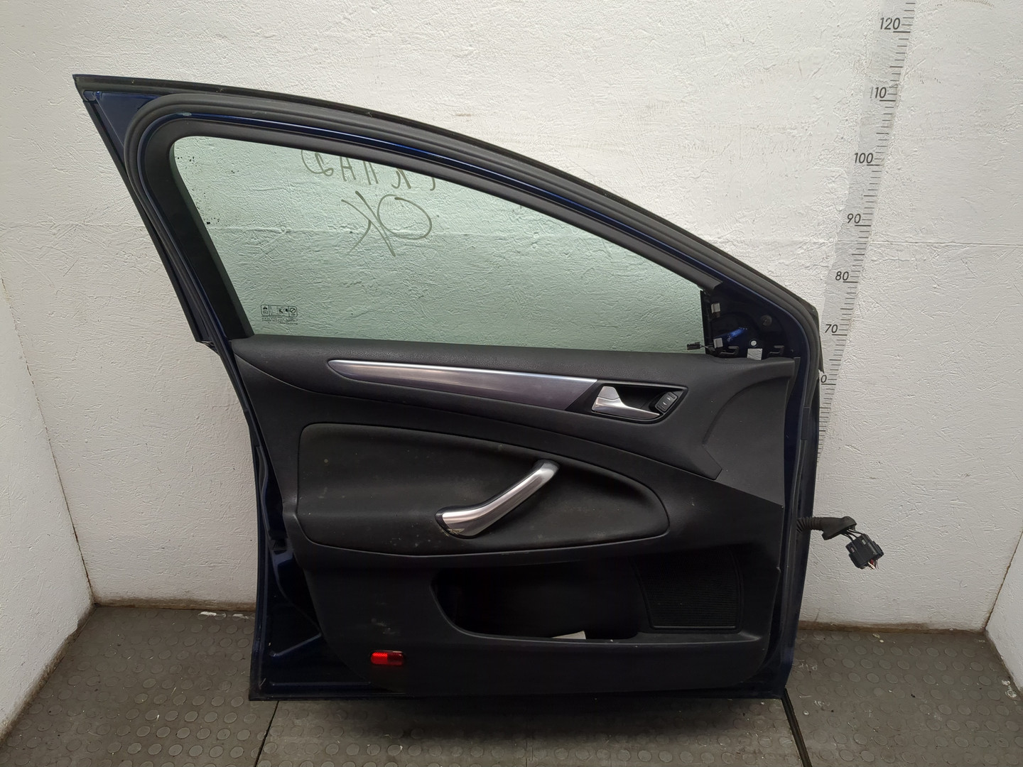 Дверь передняя левая