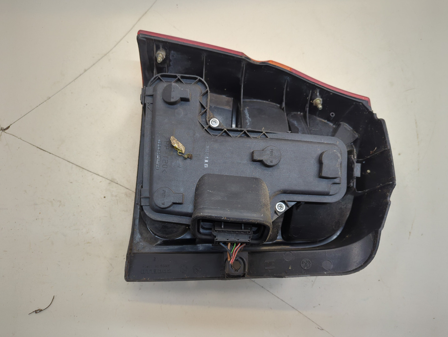 Фонарь задний правый