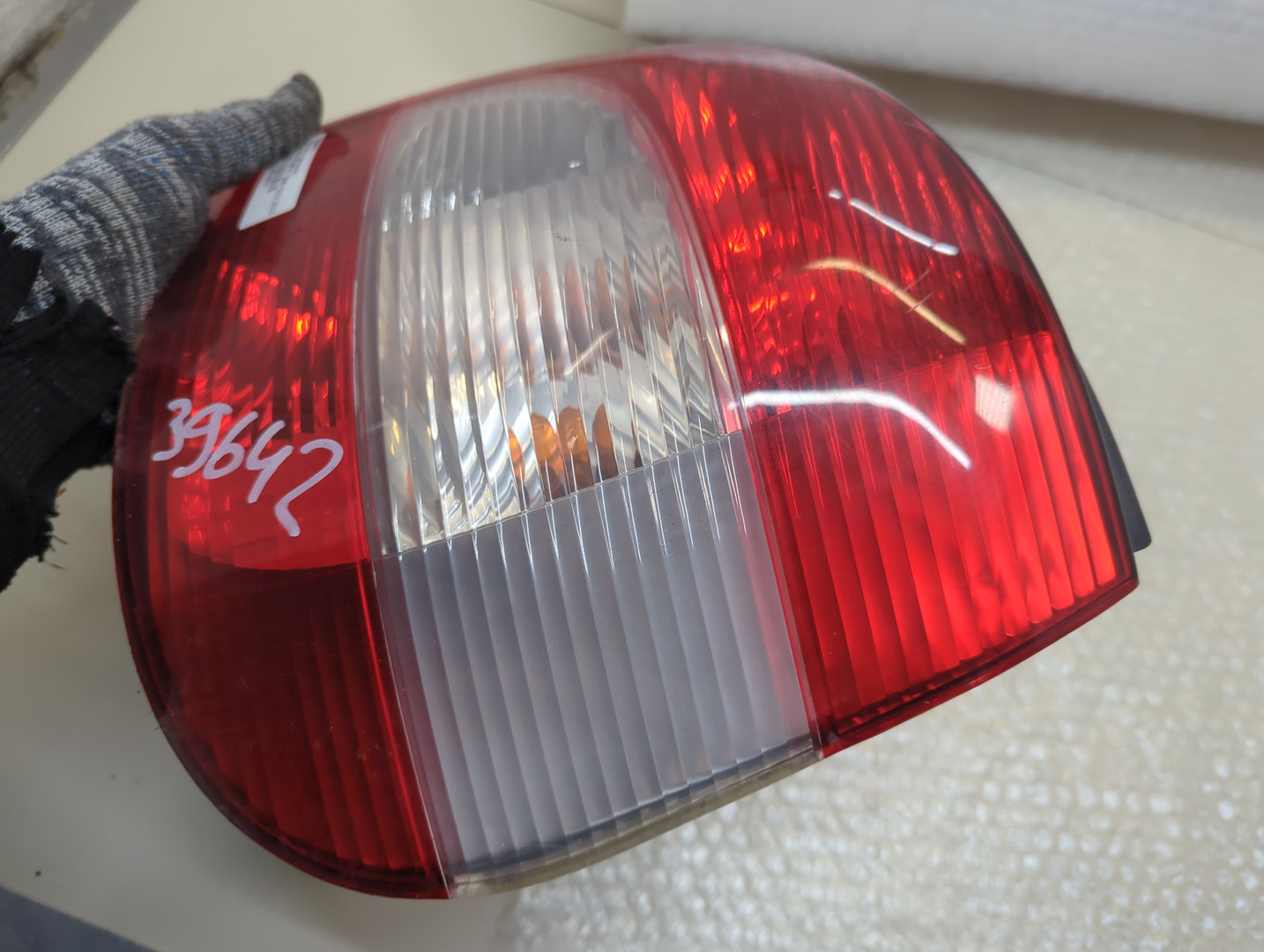 Фонарь задний правый