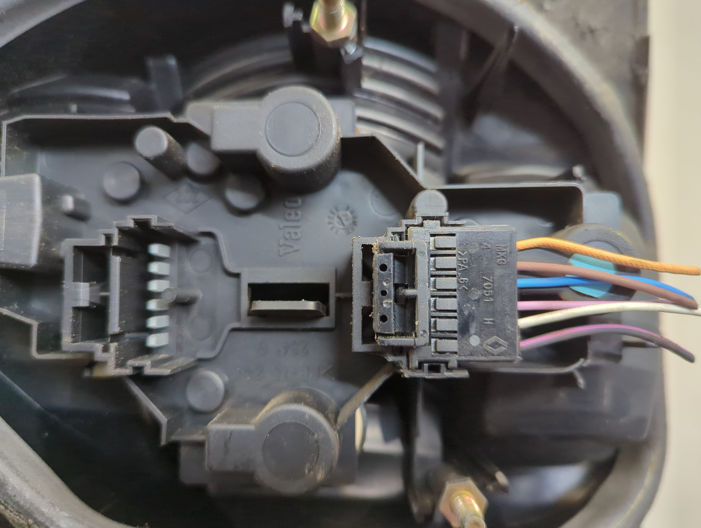 Фонарь задний левый