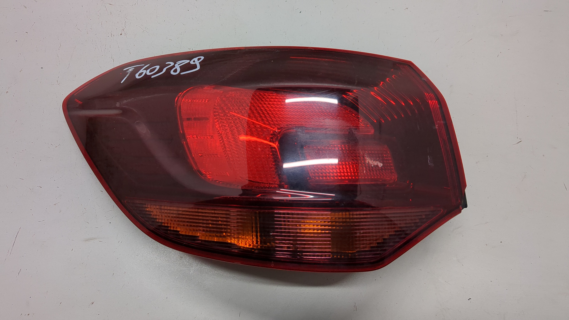 Фонарь задний левый