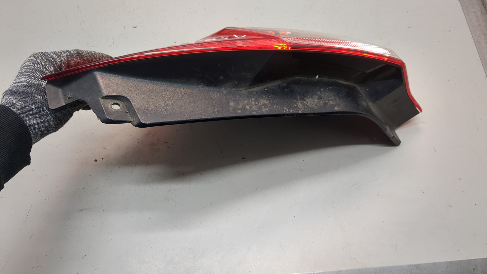 Фонарь задний правый