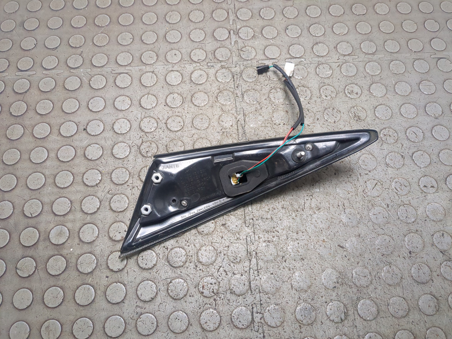 Фонарь задний внутренний левый