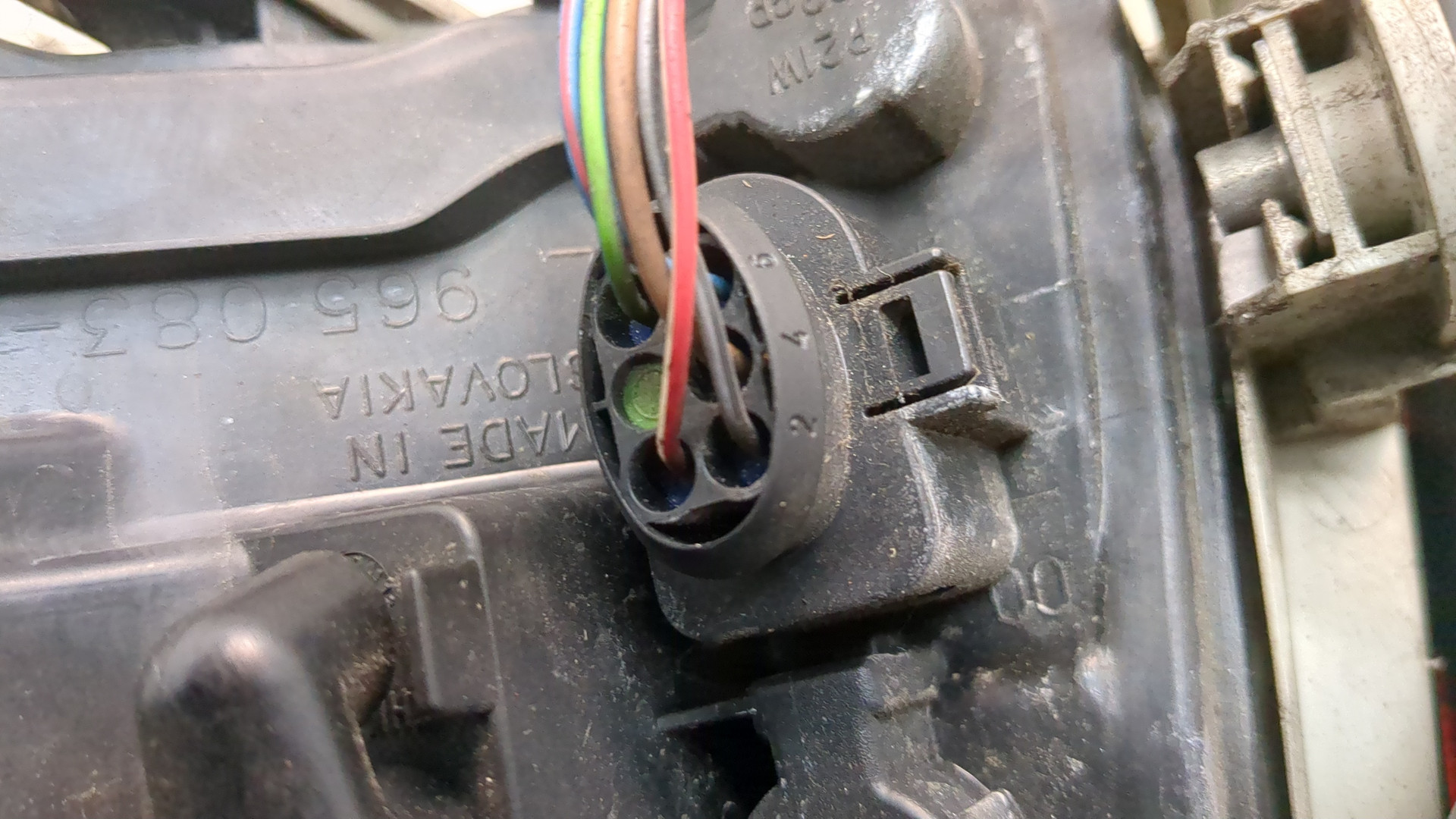 Фонарь задний левый