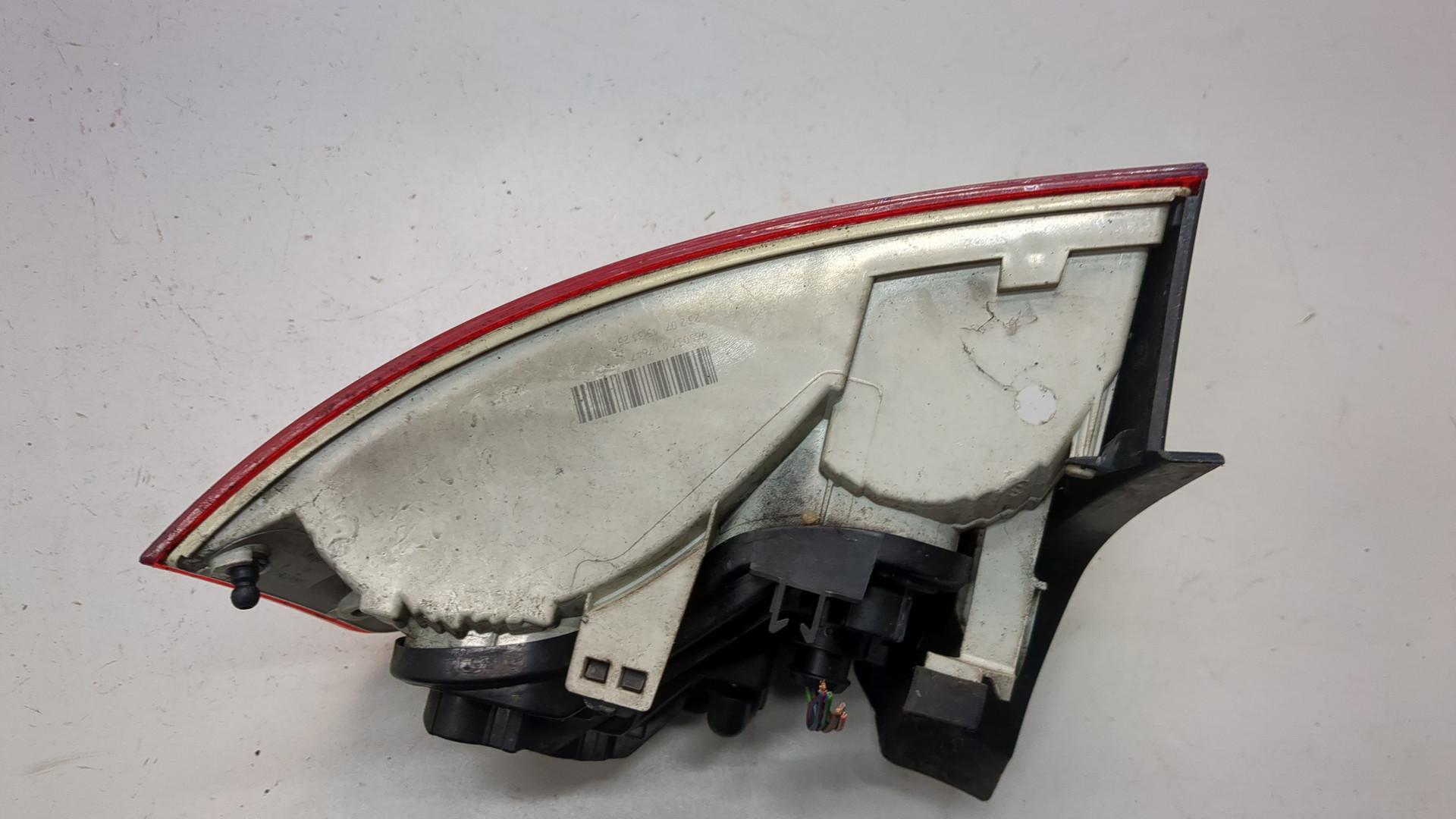 Фонарь задний левый