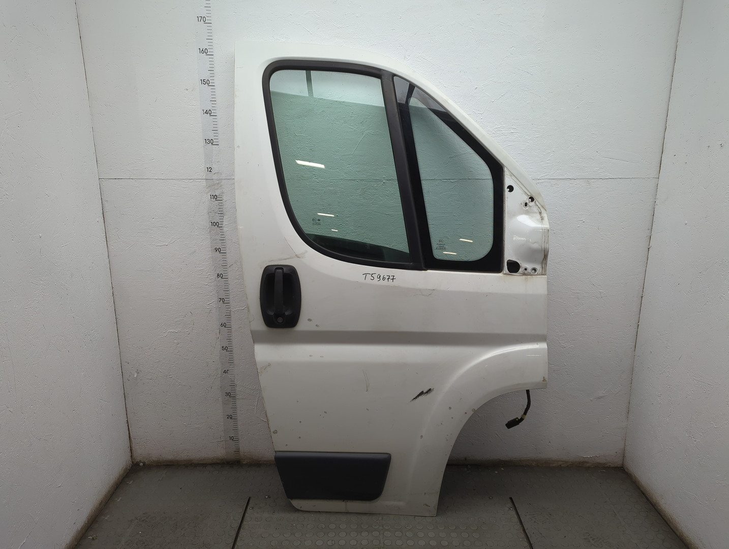 Дверь передняя правая