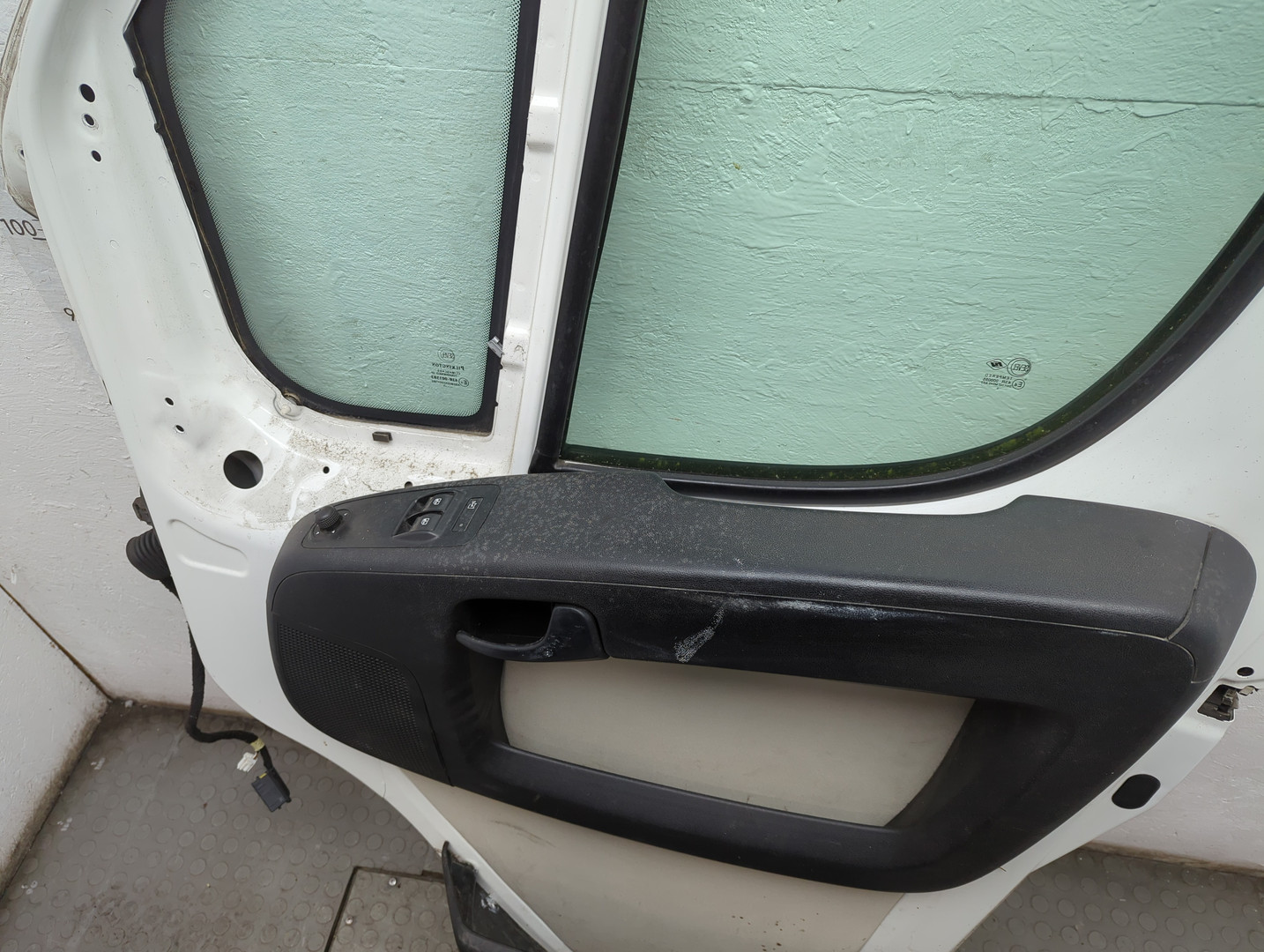 Дверь передняя правая