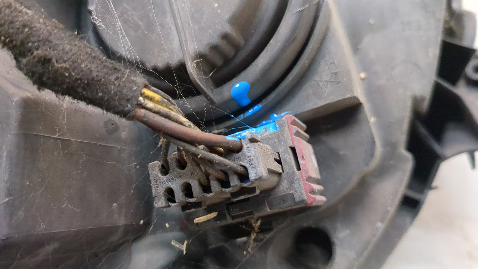 Фара правая