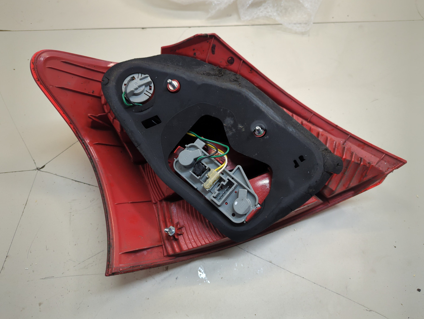 Фонарь задний правый