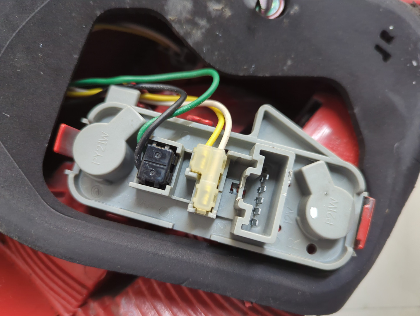 Фонарь задний правый