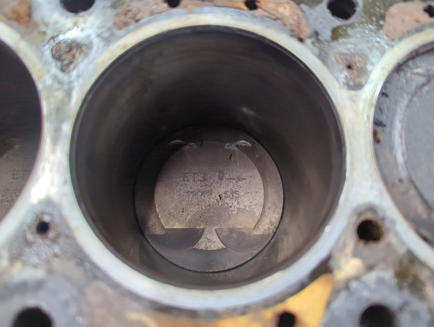 Блок двигателя