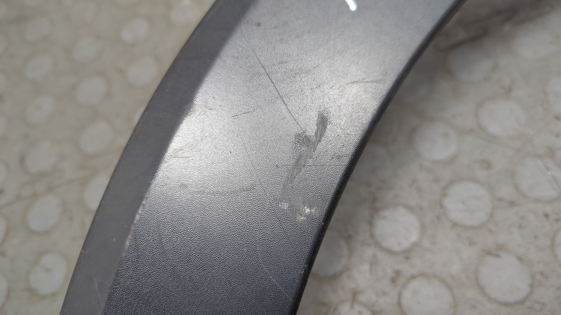 Накладка заднего крыла левого