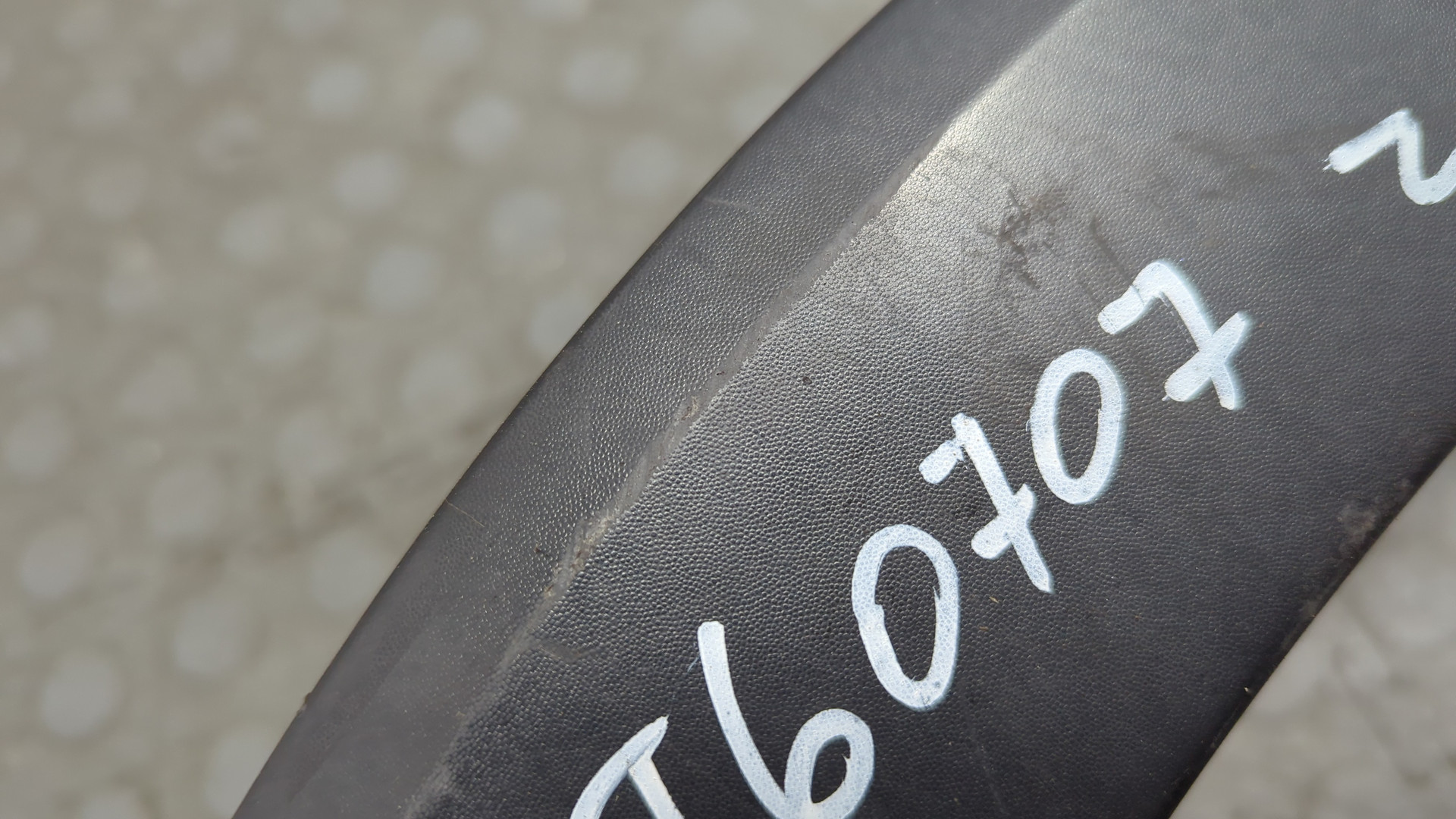 Накладка заднего крыла левого