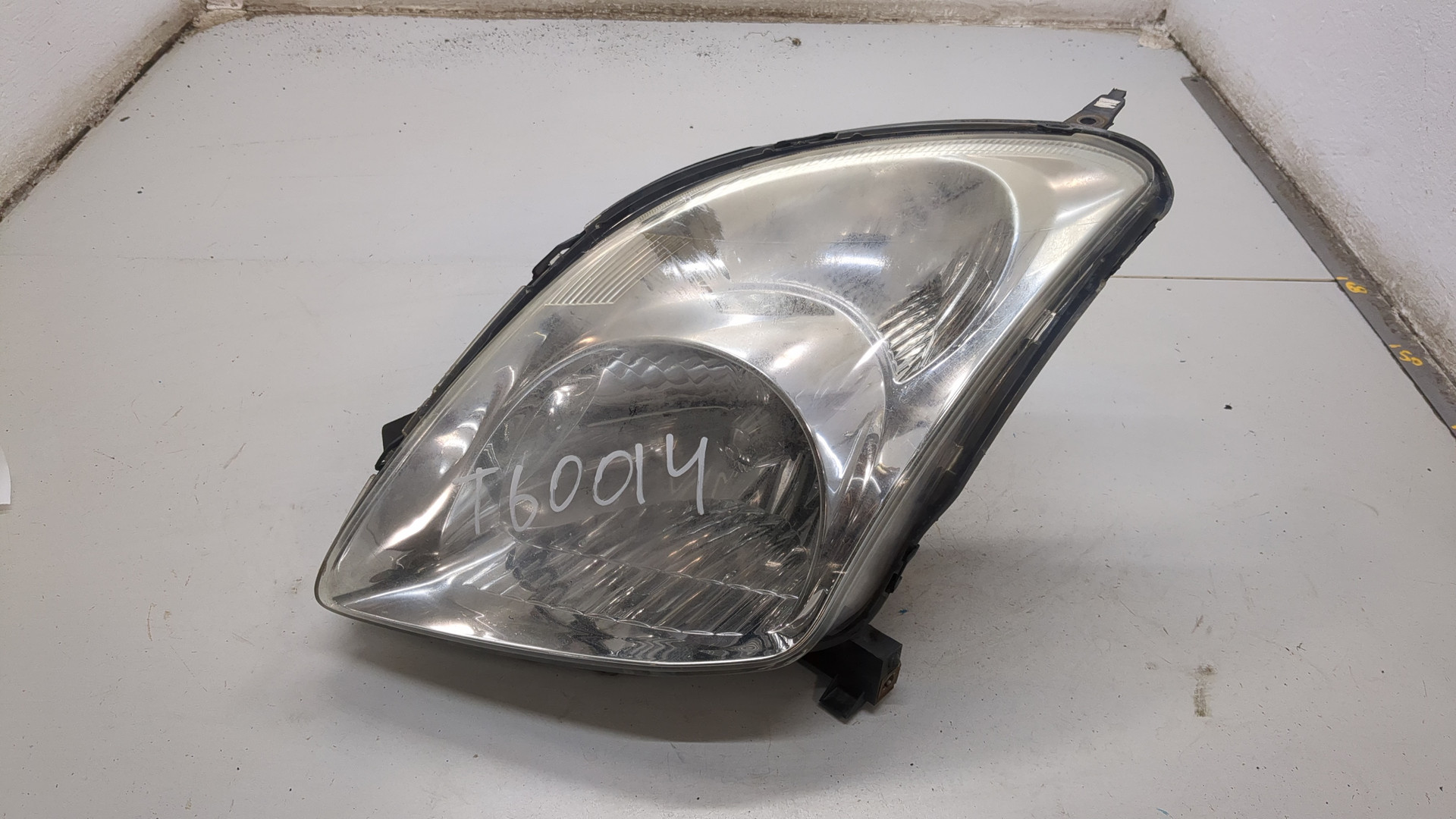 Фара левая