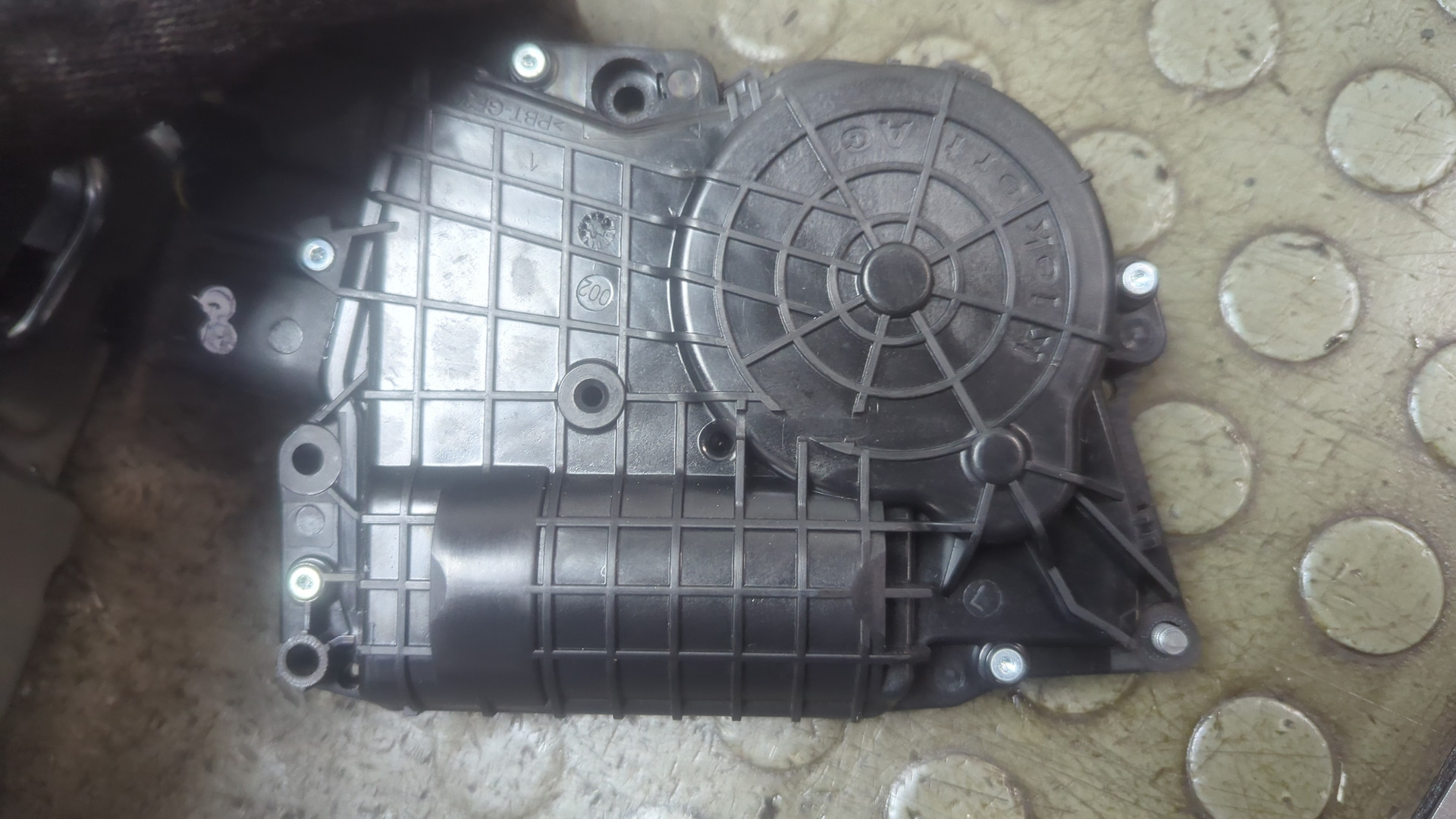 Замок двери задней правой