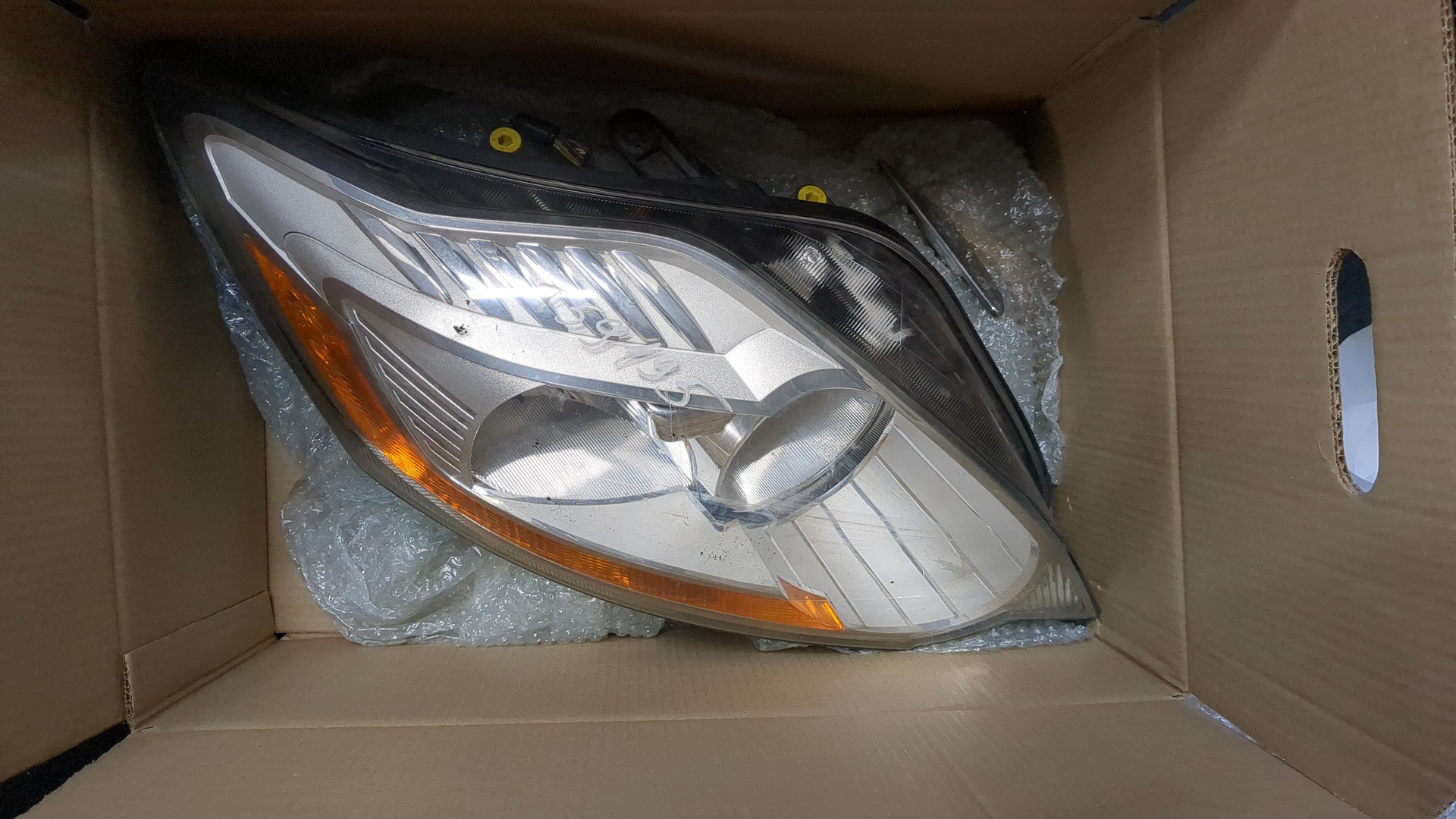 Фара правая