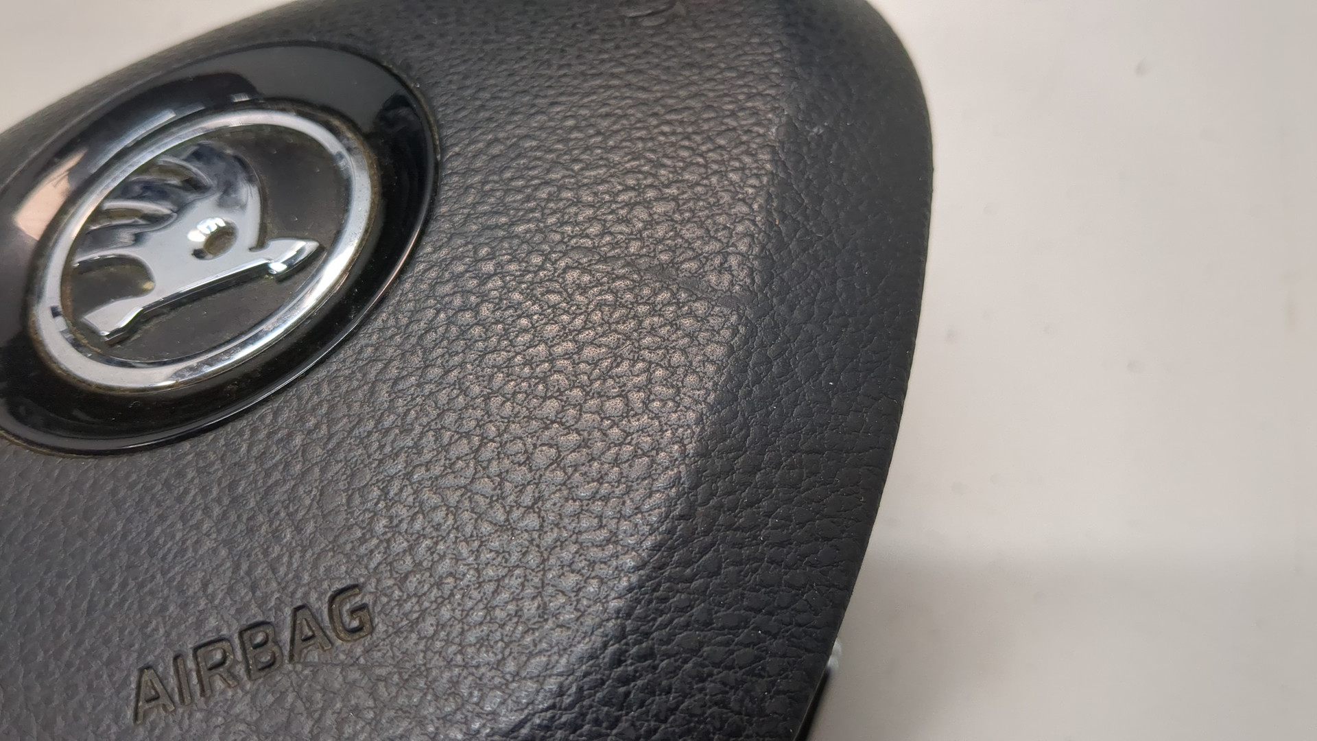 Подушка безопасности в рулевое колесо