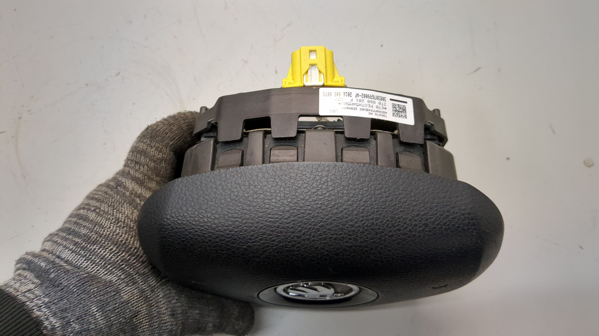 Подушка безопасности в рулевое колесо