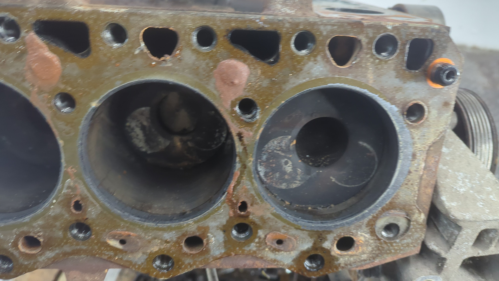 Блок двигателя