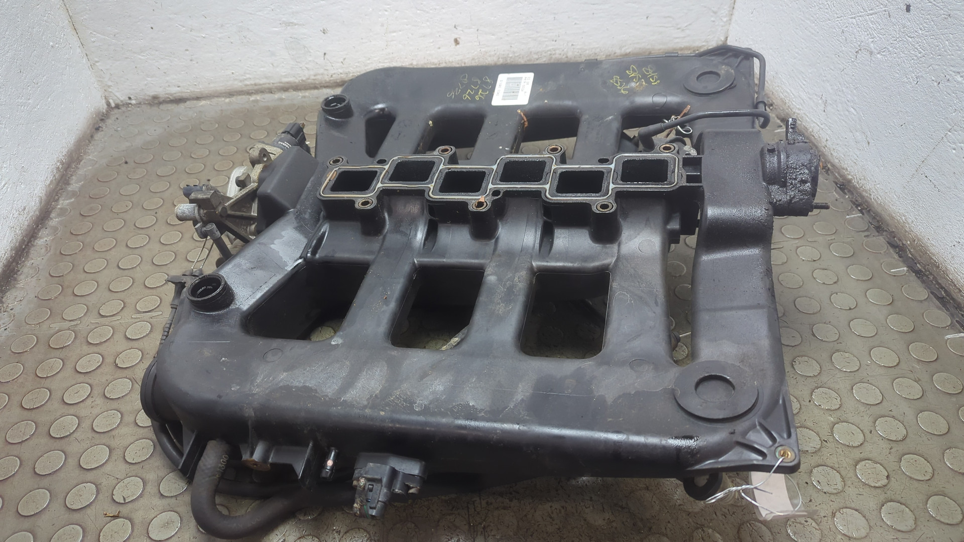 Коллектор впускной