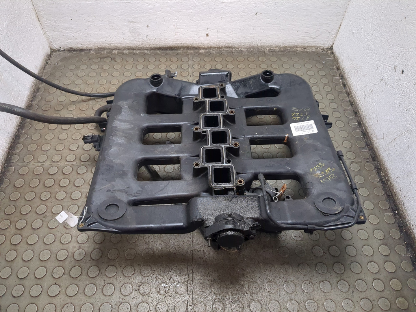 Коллектор впускной