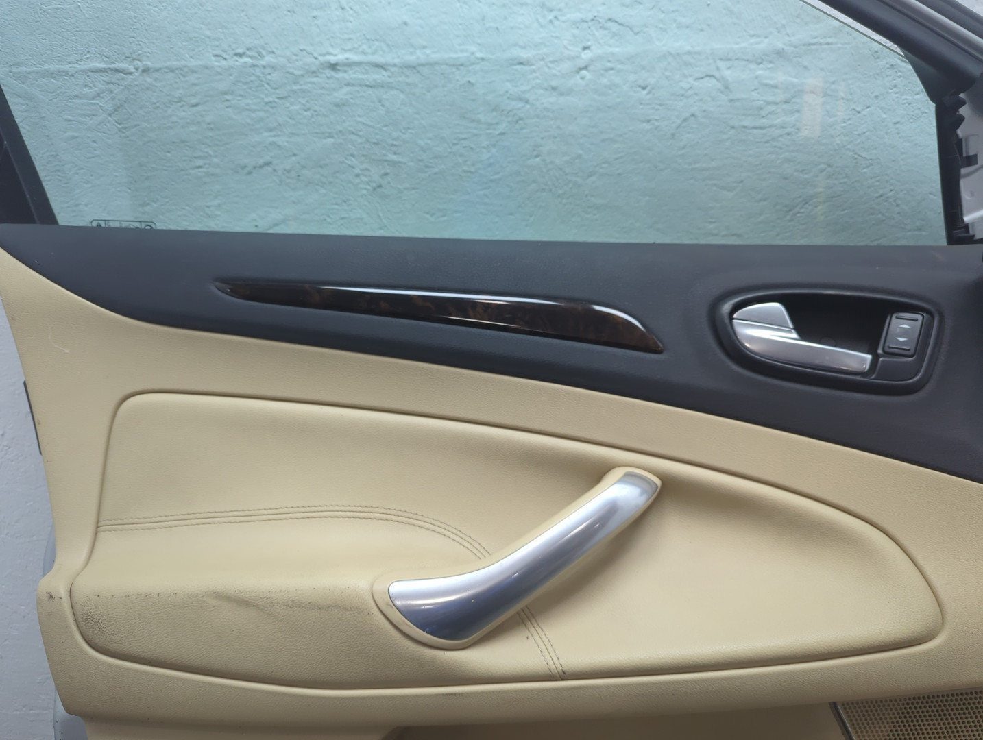 Дверь передняя левая