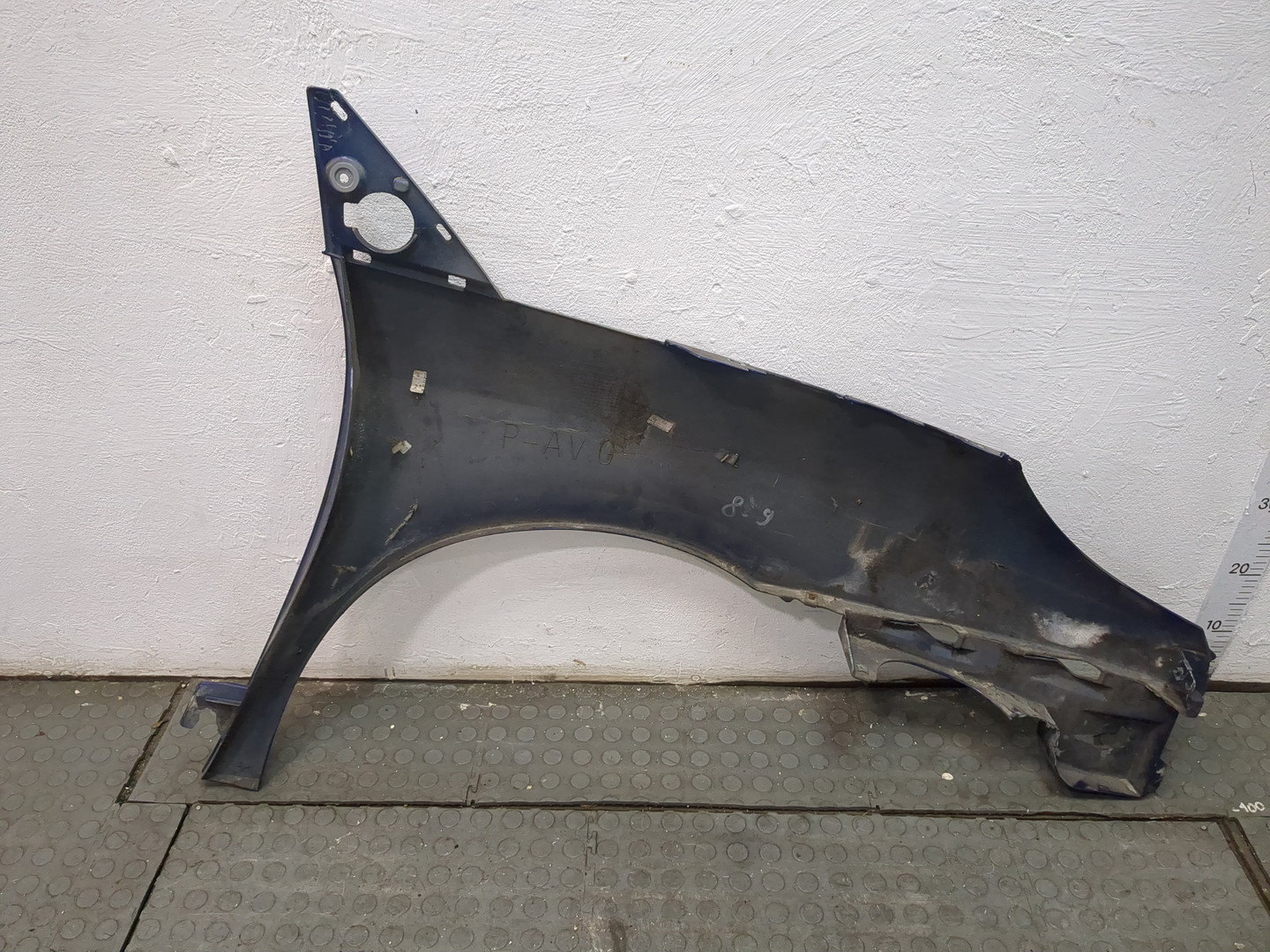 Крыло переднее левое